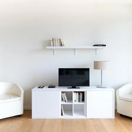 Apartment Plum Guide - Fairy Tern